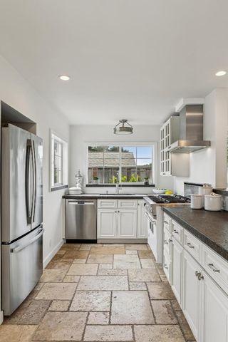 140 Wienke Way, Moss Beach, CA 94038