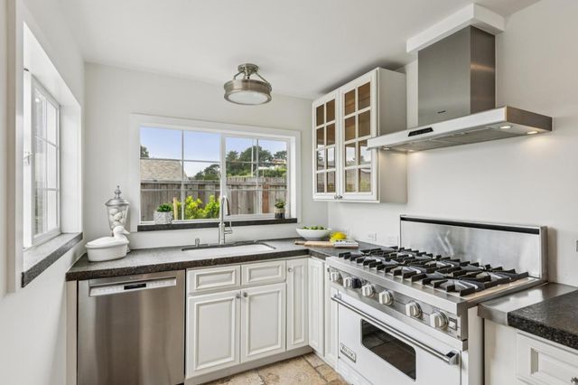 140 Wienke Way, Moss Beach, CA 94038