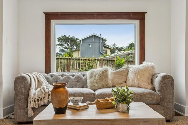 140 Wienke Way, Moss Beach, CA 94038