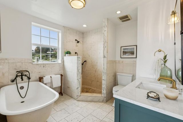 140 Wienke Way, Moss Beach, CA 94038