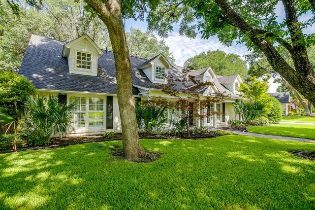 10739 Saint Lazare Drive, Dallas, TX 75229