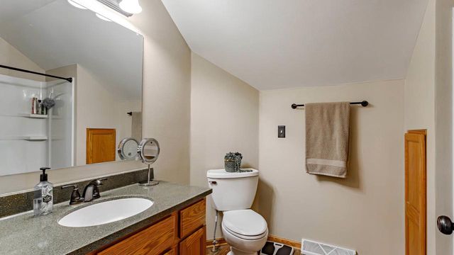 28720 Sunflower LANE, Waterford, WI 53185