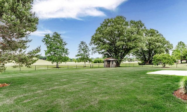 28720 Sunflower LANE, Waterford, WI 53185
