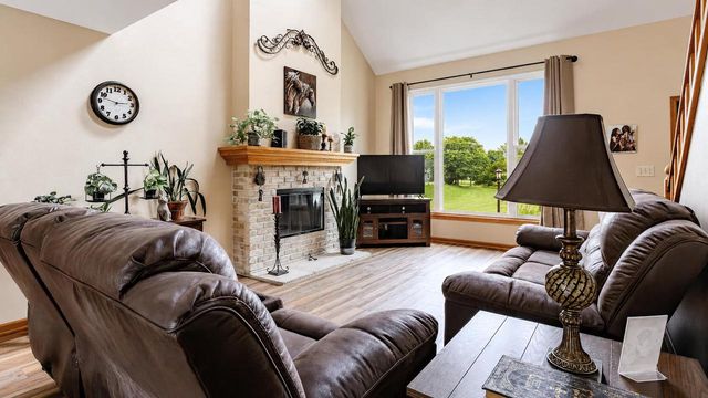 28720 Sunflower LANE, Waterford, WI 53185