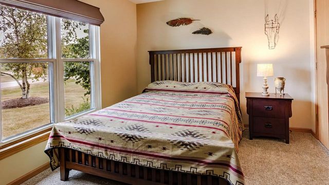 28720 Sunflower LANE, Waterford, WI 53185