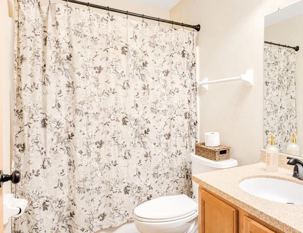 28720 Sunflower LANE, Waterford, WI 53185