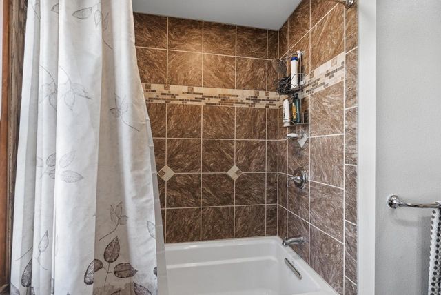 1608 Menomonee AVENUE, South Milwaukee, WI 53172