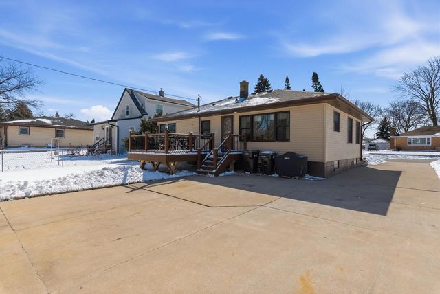 1608 Menomonee AVENUE, South Milwaukee, WI 53172