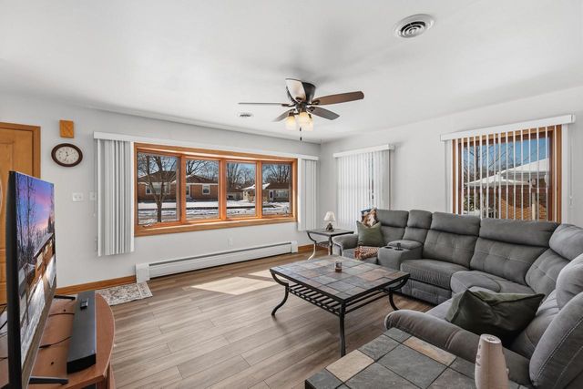 1608 Menomonee AVENUE, South Milwaukee, WI 53172