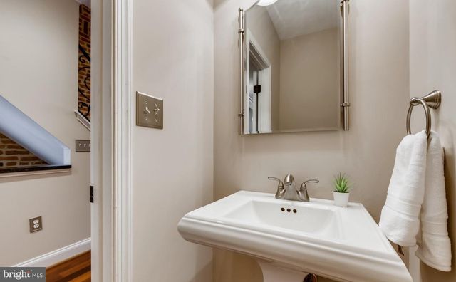 130 W OSTEND ST, Baltimore, MD 21230