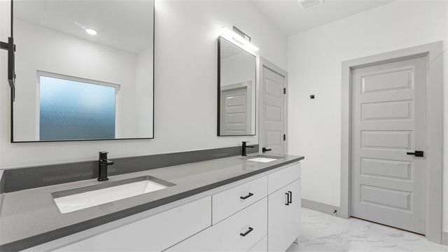 3 Stoneleigh Lane, Bella Vista, AR 72715