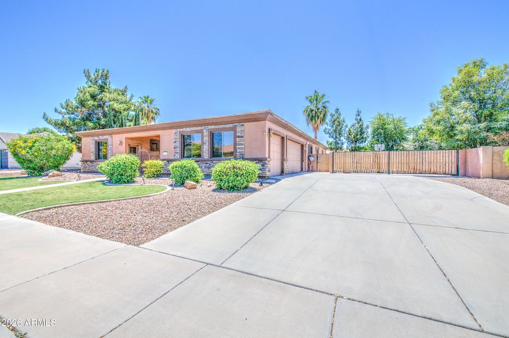 19865 E AUGUSTUS Avenue, Queen Creek, AZ 85142 — photo 2