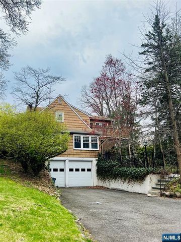 161 McKinley Place, Ridgewood, NJ 07450
