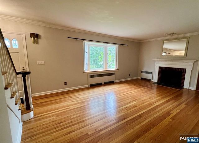161 McKinley Place, Ridgewood, NJ 07450