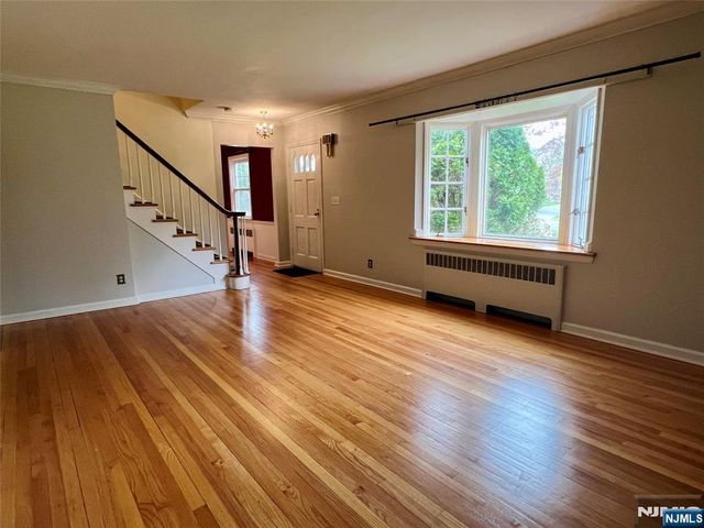 161 McKinley Place, Ridgewood, NJ 07450