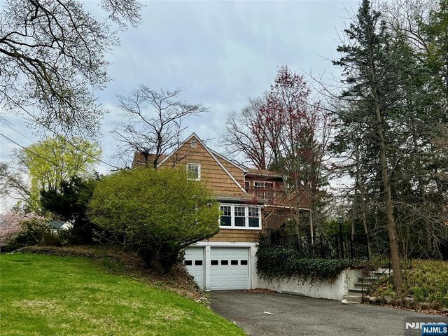 161 McKinley Place, Ridgewood, NJ 07450