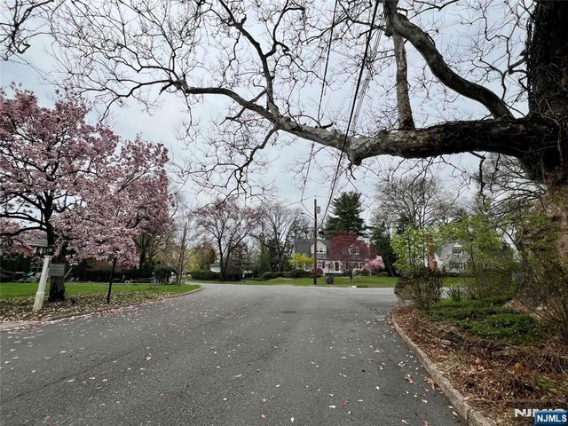 161 McKinley Place, Ridgewood, NJ 07450