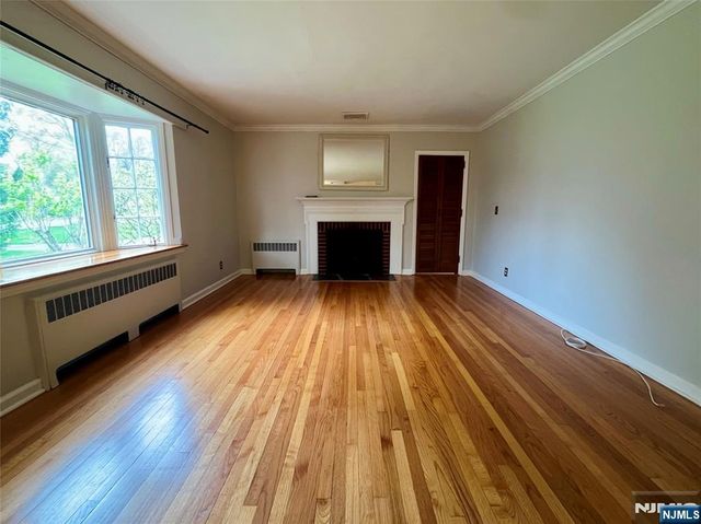 161 McKinley Place, Ridgewood, NJ 07450