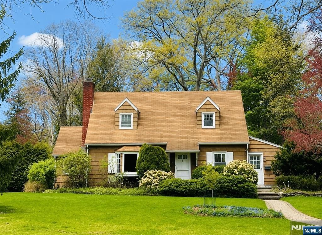 161 McKinley Place, Ridgewood, NJ 07450