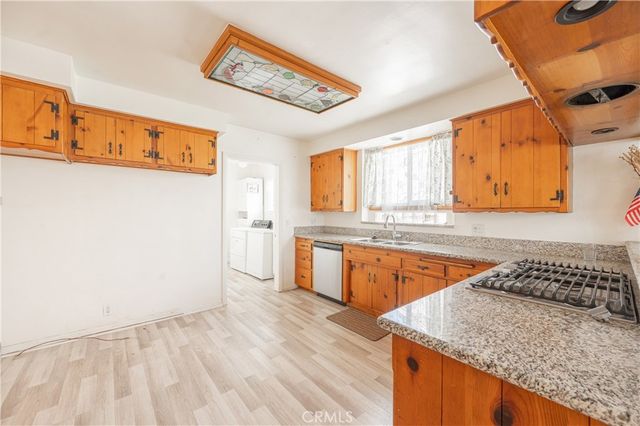 15439 Hart Street, Van Nuys, CA 91406