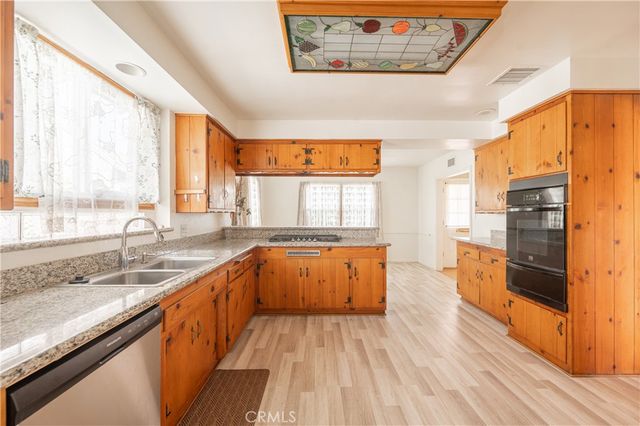 15439 Hart Street, Van Nuys, CA 91406
