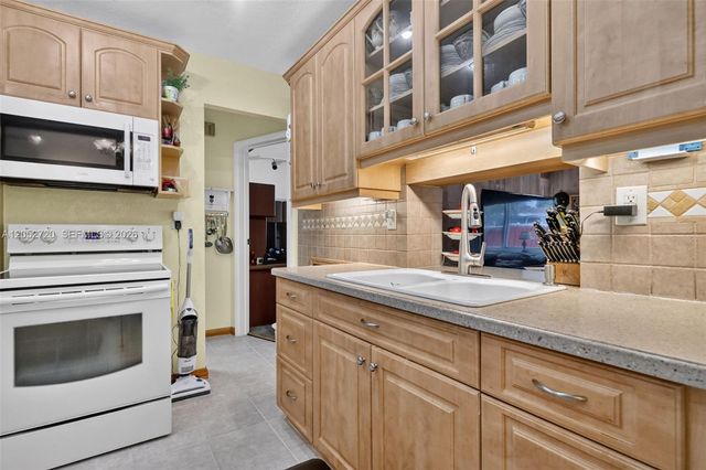 6361 Scott Street, Hollywood, FL 33024