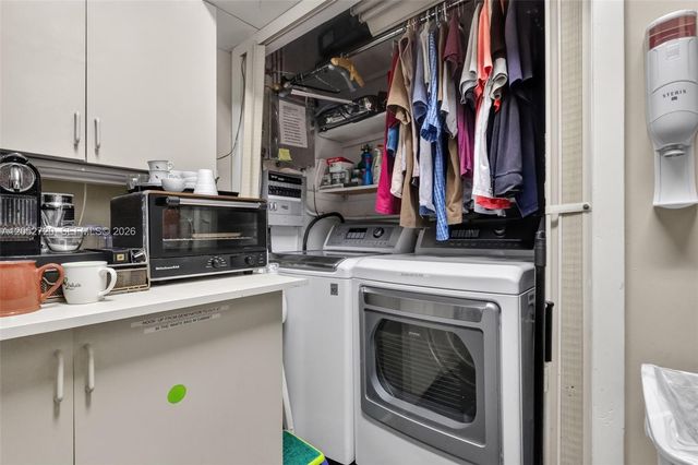 6361 Scott Street, Hollywood, FL 33024
