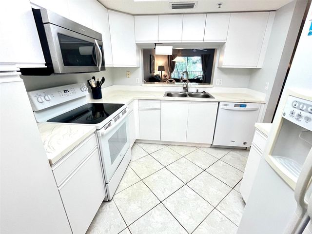 6507 STONE RIVER ROAD 210, Bradenton, FL 34203