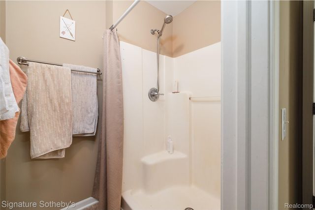 5154 E Highland Road, Howell, MI 48843