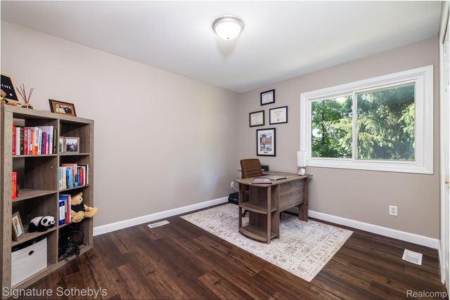 5154 E Highland Road, Howell, MI 48843