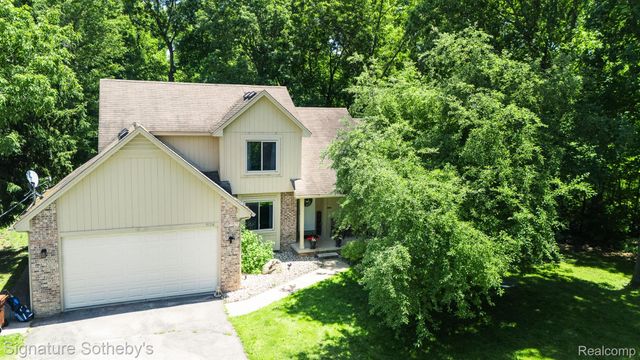 5154 E Highland Road, Howell, MI 48843