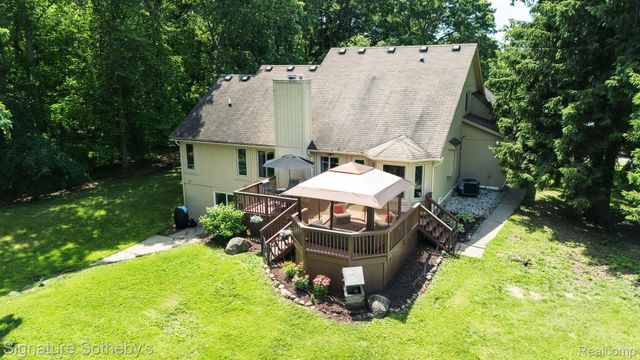 5154 E Highland Road, Howell, MI 48843