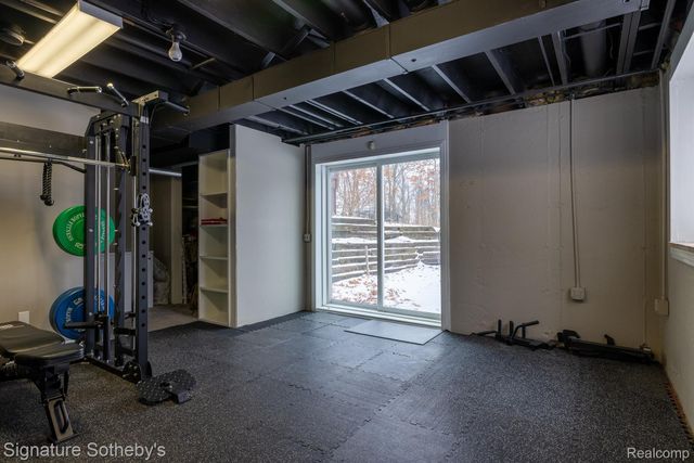 5154 E Highland Road, Howell, MI 48843