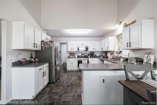 5154 E Highland Road, Howell, MI 48843