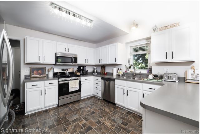 5154 E Highland Road, Howell, MI 48843