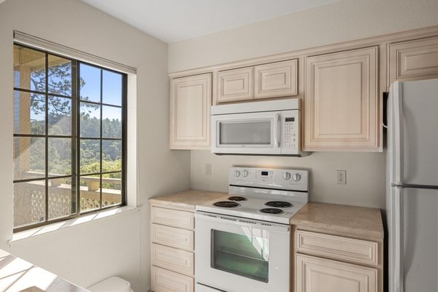 121 Quail Run Court, Del Rey Oaks, CA 93940