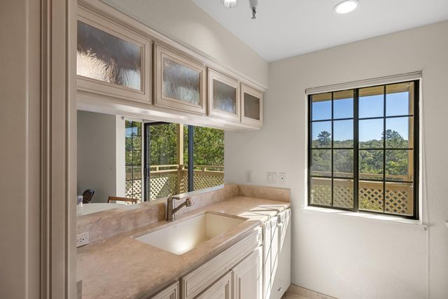 121 Quail Run Court, Del Rey Oaks, CA 93940