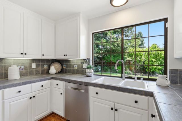 1131 Runnymead Drive, Los Altos, CA 94024