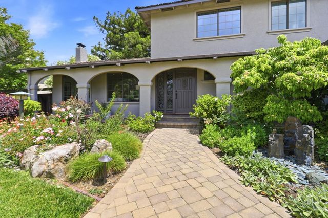 1131 Runnymead Drive, Los Altos, CA 94024