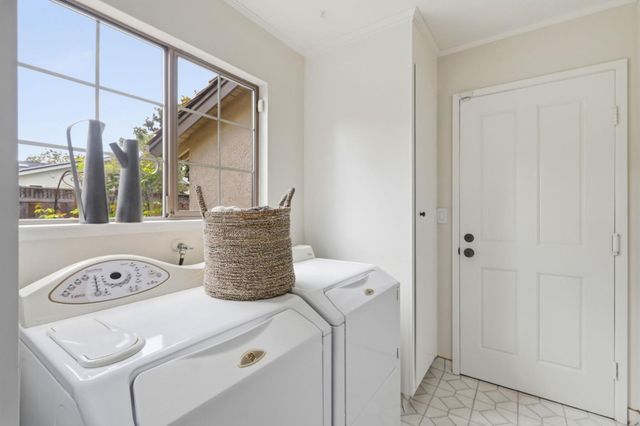 1131 Runnymead Drive, Los Altos, CA 94024