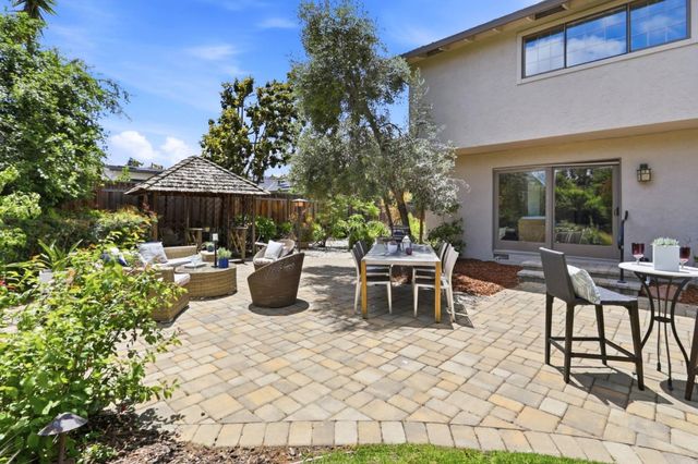 1131 Runnymead Drive, Los Altos, CA 94024