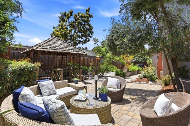 1131 Runnymead Drive, Los Altos, CA 94024