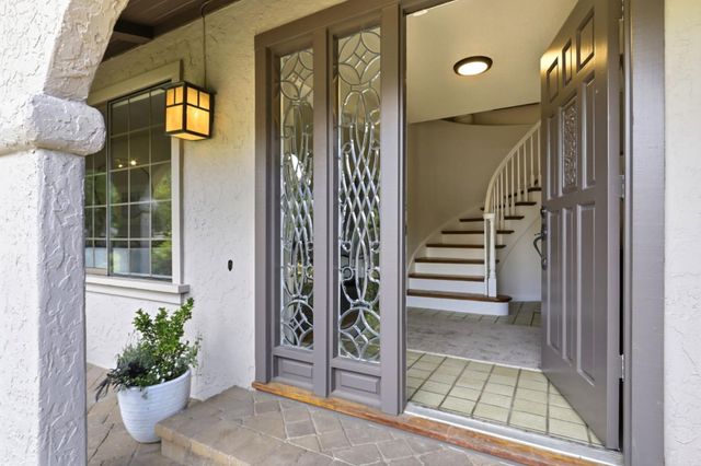 1131 Runnymead Drive, Los Altos, CA 94024