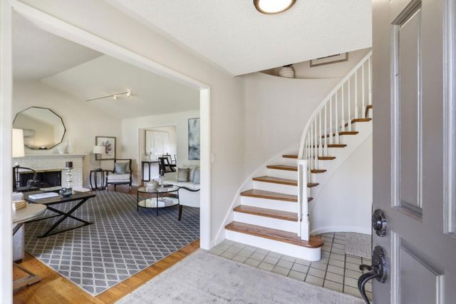 1131 Runnymead Drive, Los Altos, CA 94024