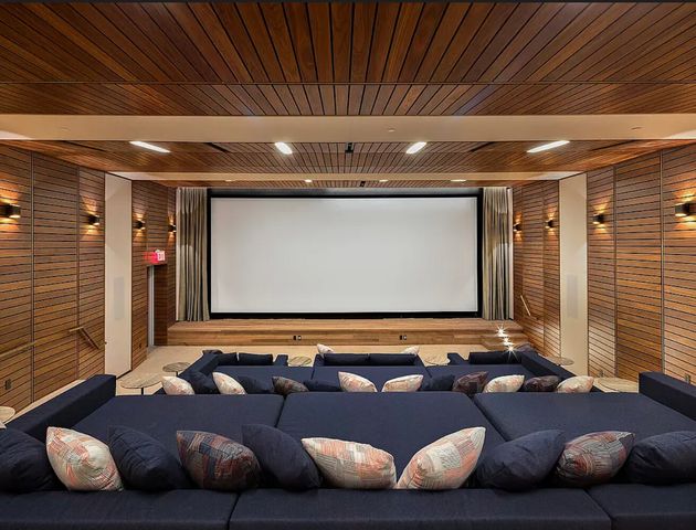 100 Vandam St Apt 15A, New York City, NY 10013