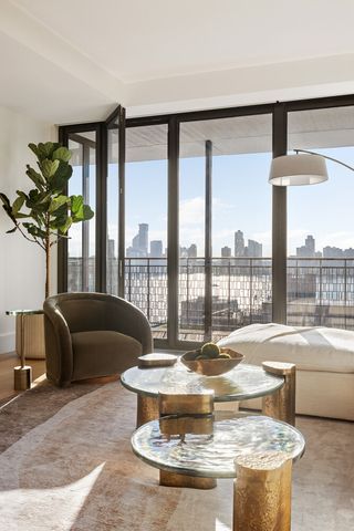 100 Vandam St Apt 15A, New York City, NY 10013