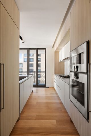 100 Vandam St Apt 15A, New York City, NY 10013