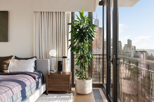 100 Vandam St Apt 15A, New York City, NY 10013