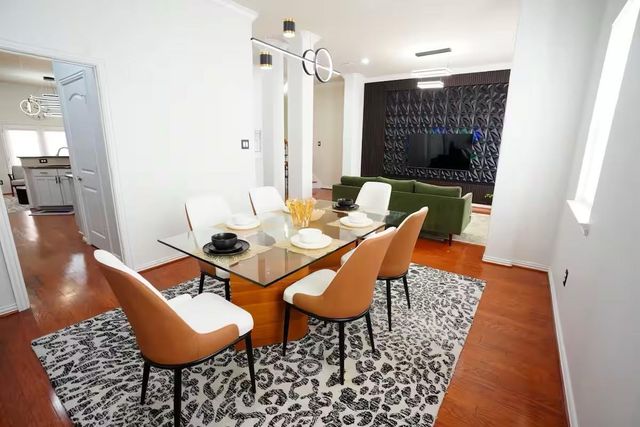 5625 Dolores Place Lane B, Houston, TX 77057