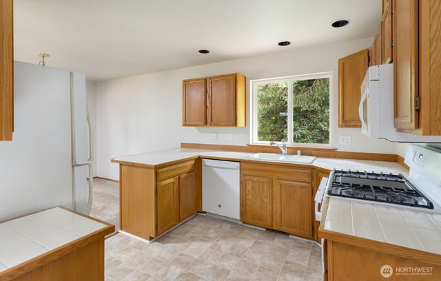2343 Steamboat Loop E, Port Orchard, WA 98366